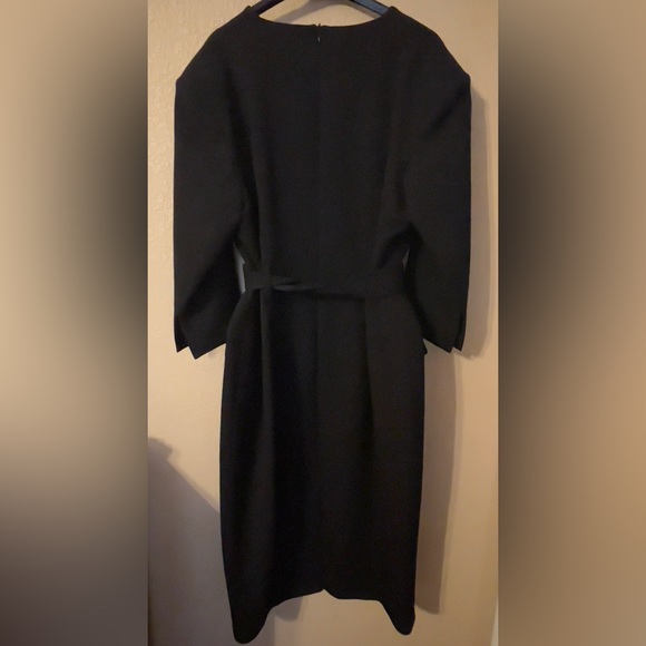 Karen Millen Plus Structured Crepe Strong Shoulder Dress Black 14 - Picture 7 of 11